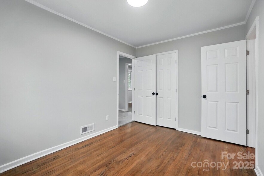 Building Photo - 1412 Wembley Dr