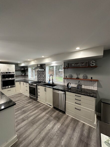 Building Photo - 9824 157th St E