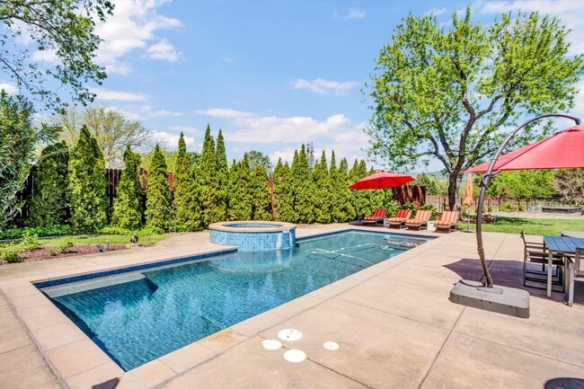 Building Photo - 1790 McKinley Rd