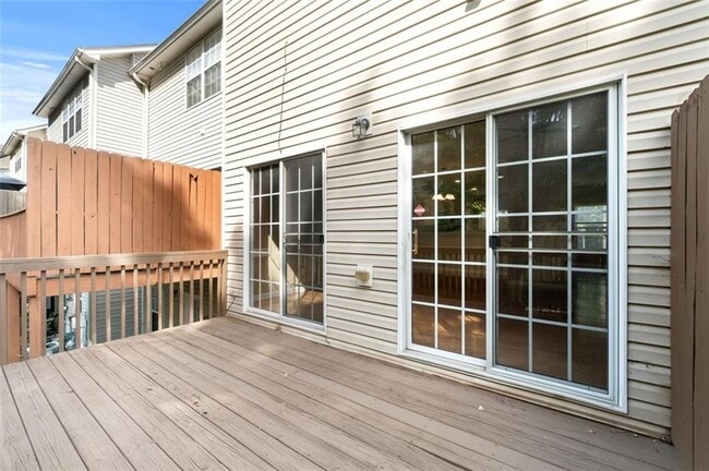 Building Photo - 532 Lantern Wood Dr