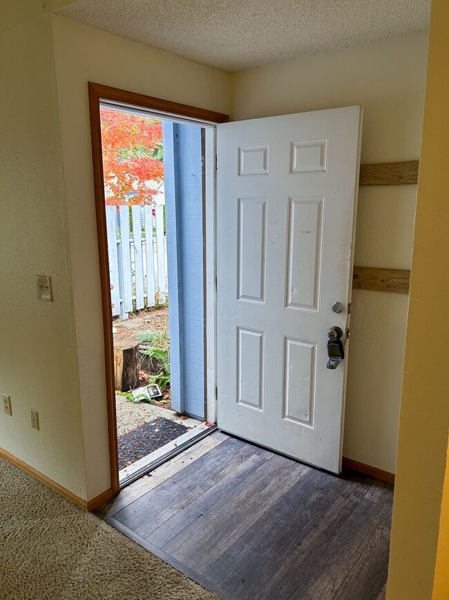 Building Photo - Renton Highlands 1 Bed 1 Bath Condo for Lease!