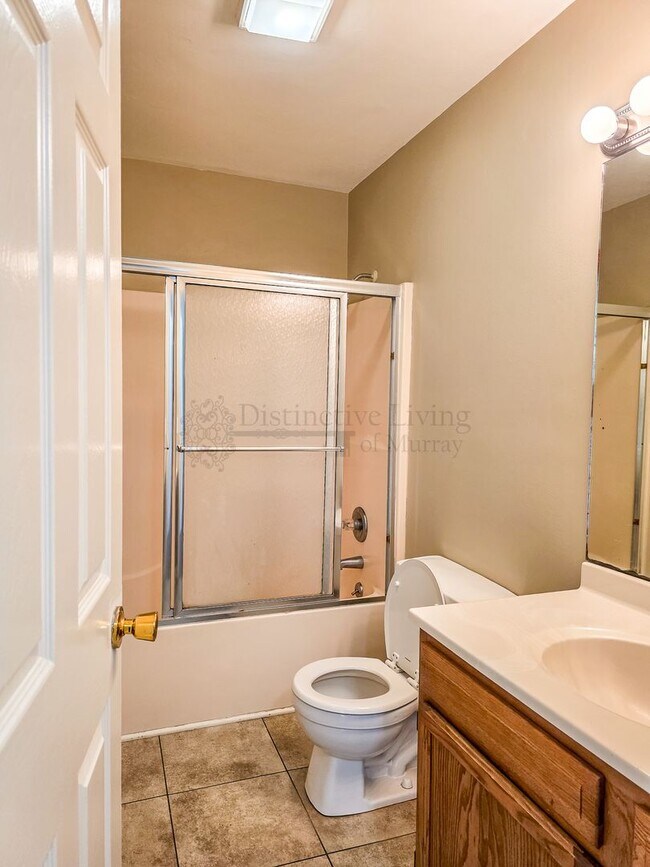 Building Photo - 1607 Bourland Ln