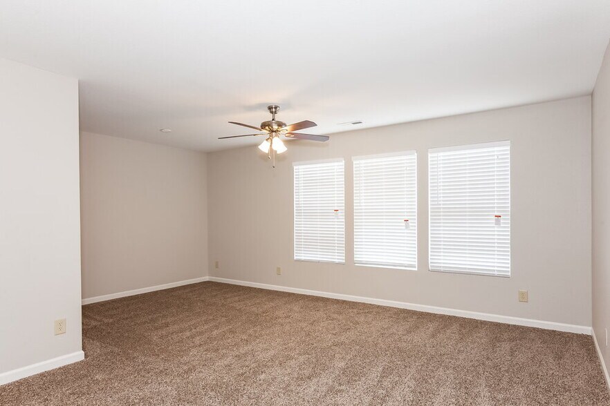 Building Photo - 1401 Matthew Allen Cir