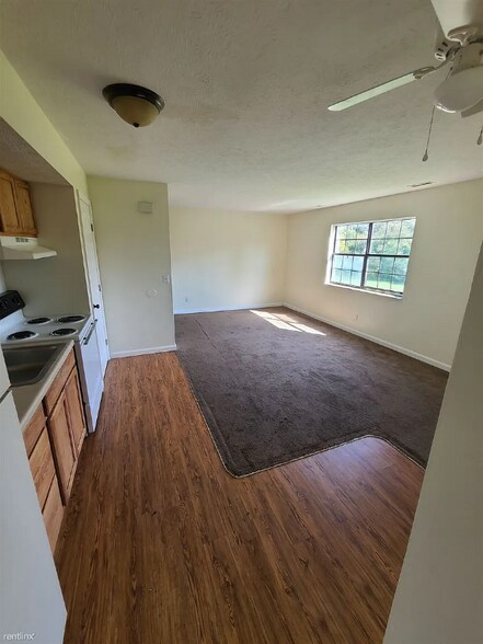 Building Photo - 1725 Watson Rd SE