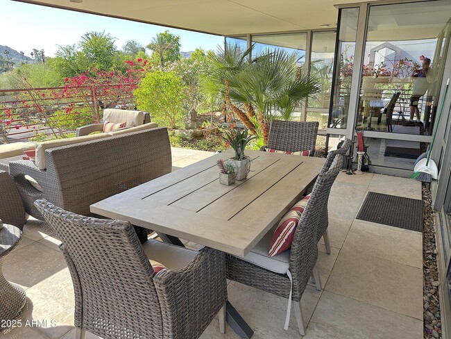 Building Photo - 7117 E Rancho Vista Dr