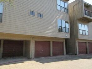 Building Photo - 7660 Skillman St