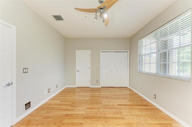Building Photo - 2926 Bayshore Pointe Dr