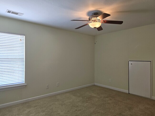 Building Photo - 932-p932 Windmill Pkwy