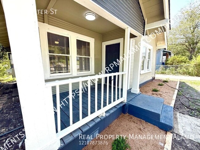 Building Photo - 1834 Center St