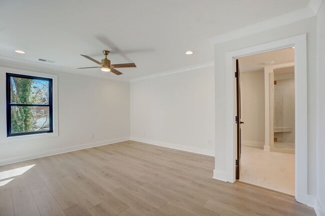 Building Photo - 1112 Pender St