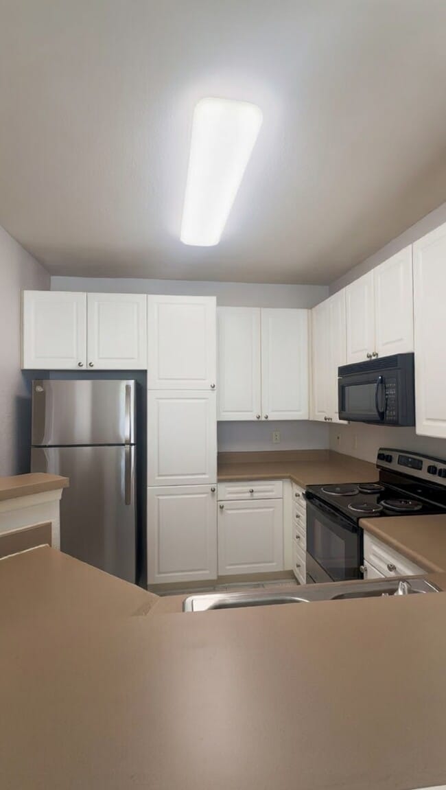 Building Photo - 4221 W Spruce St