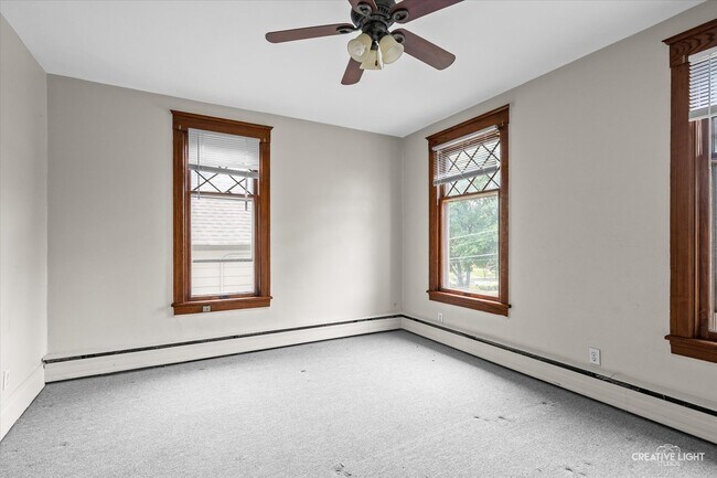 Building Photo - 17 S Channing St