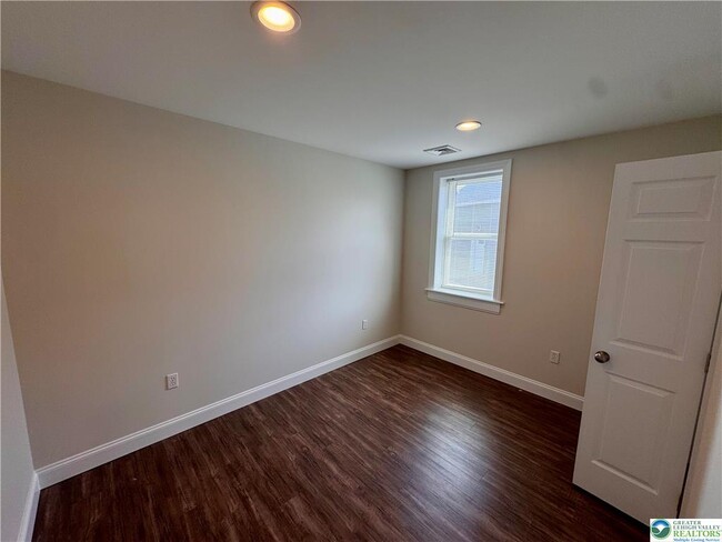 Building Photo - 5880 Sullivan Trail