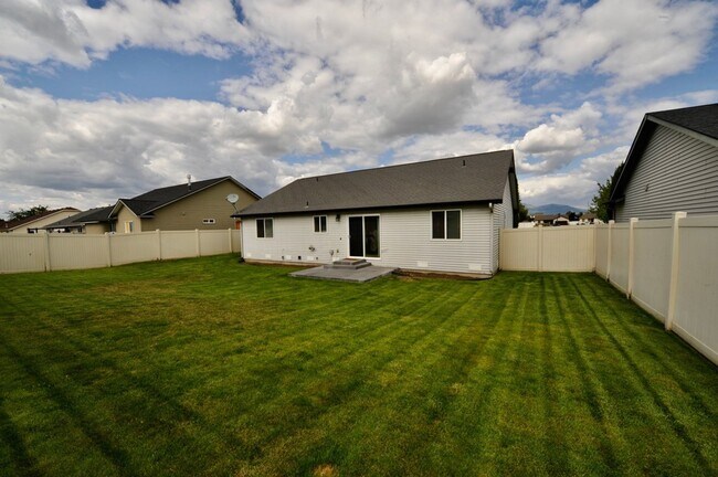 Building Photo - 3 bed 2 bath Rancher near Post Falls High School