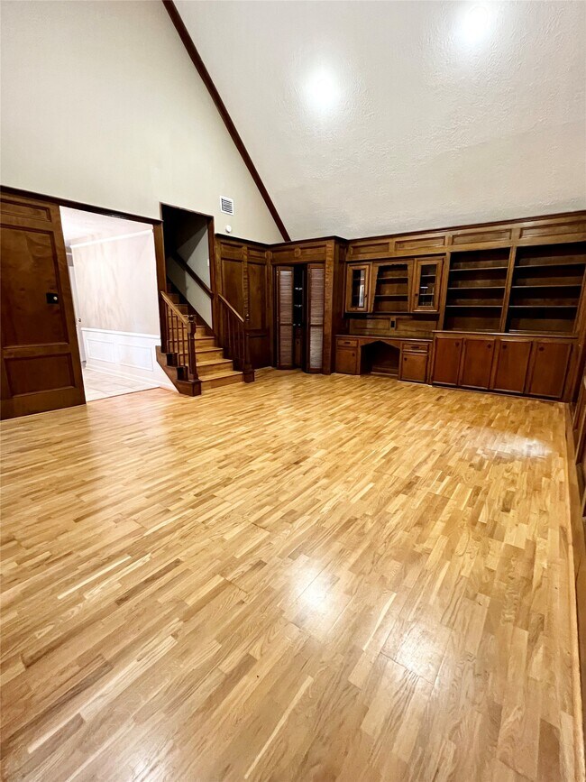 Building Photo - 17527 Forest Mist Dr