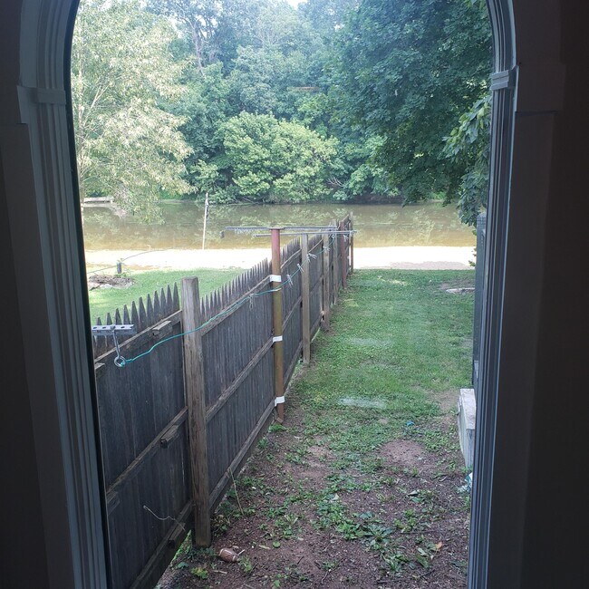 Building Photo - 386 Conewago Dr