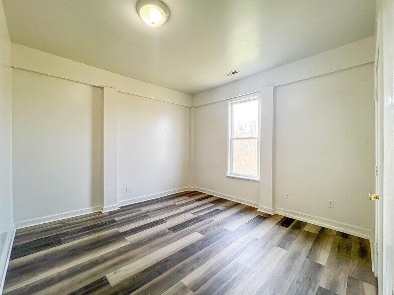 Building Photo - 608 Halifax St