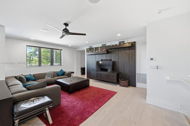 Building Photo - 720 Isle of Palms Dr