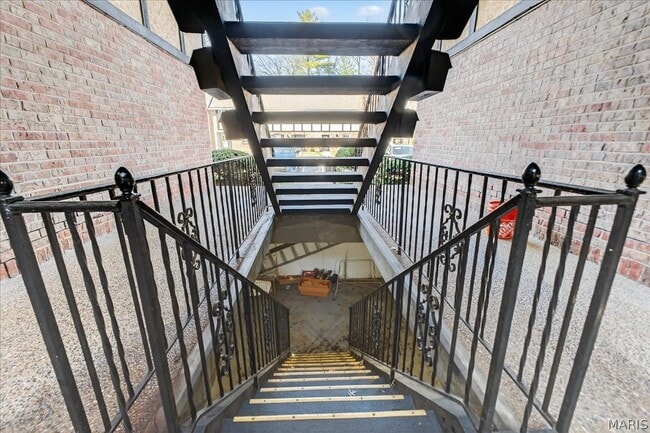 Building Photo - 1040 Pinegate Dr