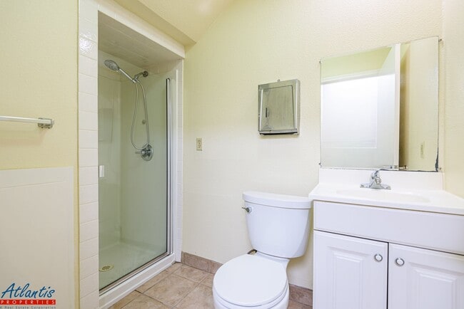 Building Photo - 811 Camden Ave