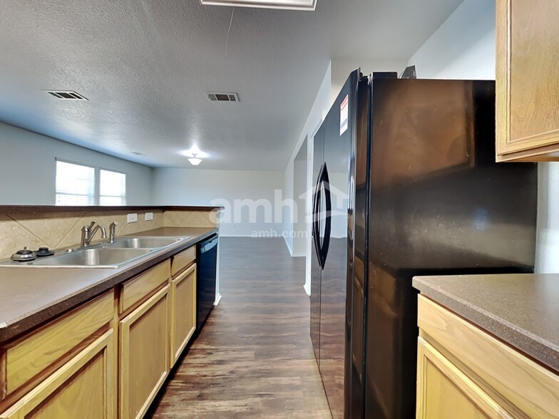 Building Photo - 14117 Cochise Dr