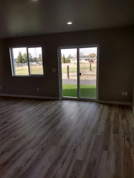 Building Photo - 2909 N Chronicle Rd