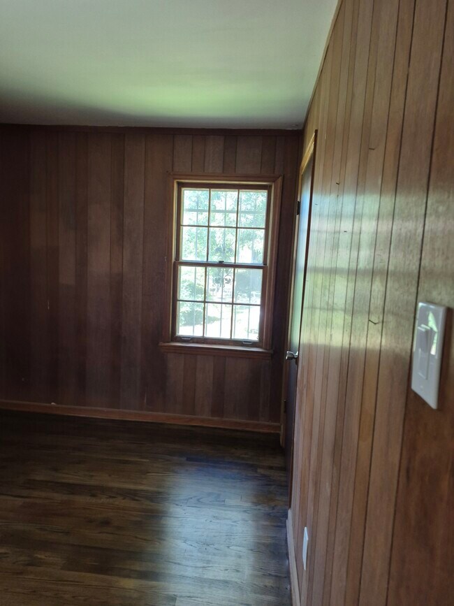 Building Photo - 3806 Blue Jay Rd