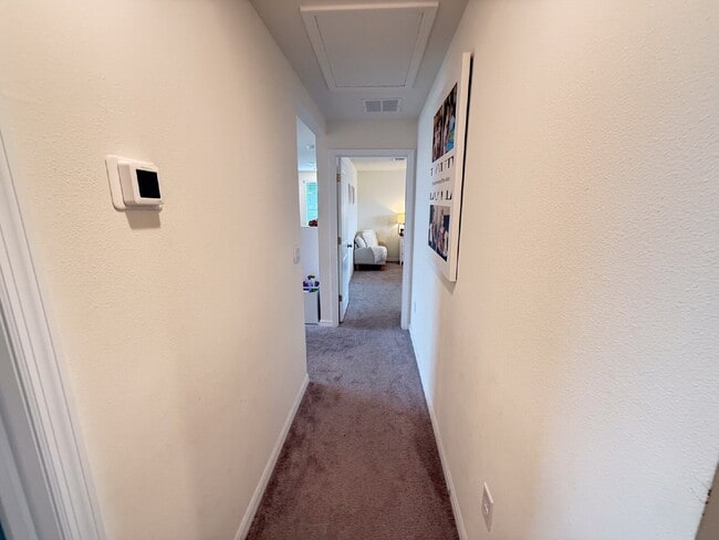 Building Photo - Spacious 4-Bedroom Home with Granite Count...