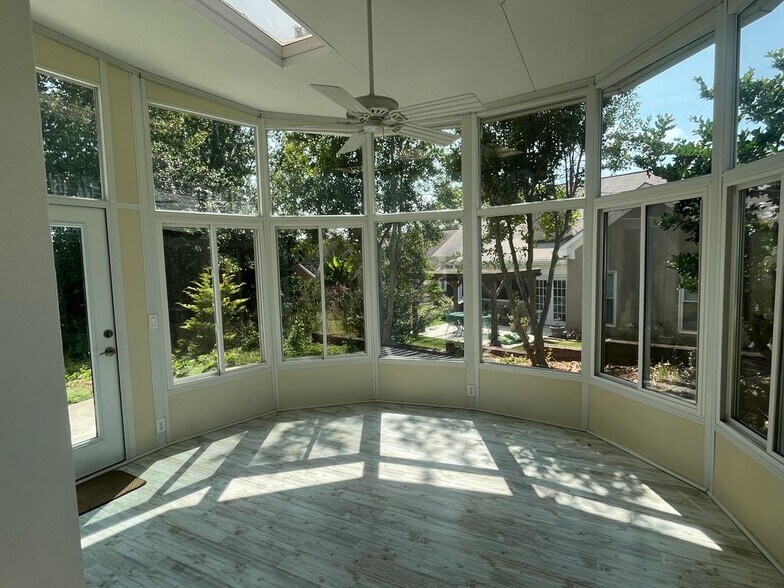 Building Photo - 972 Bridgegate Dr NE