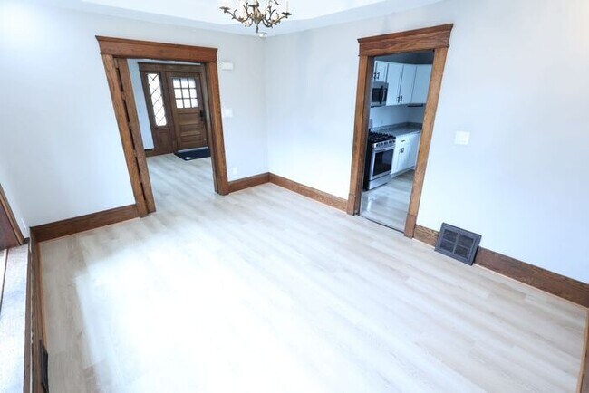 Building Photo - 91 Westwood Ave