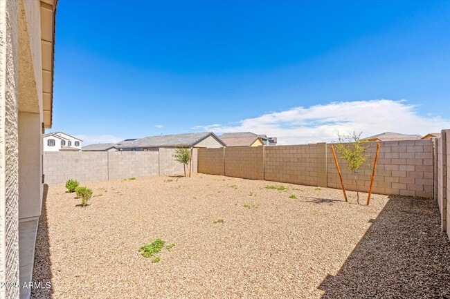 Building Photo - 18461 N Los Gabrieles Way