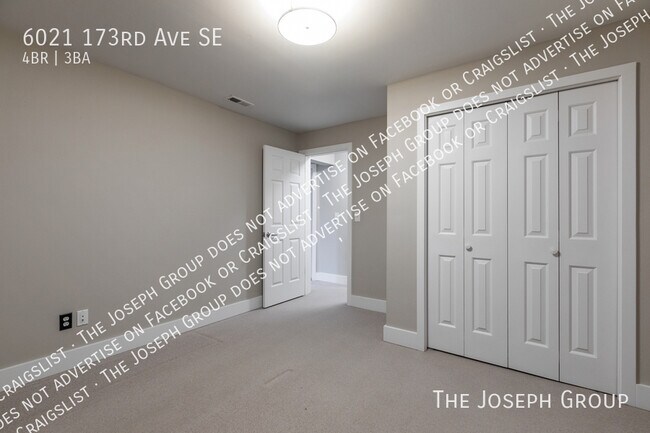 Building Photo - 6021 173rd Ave SE