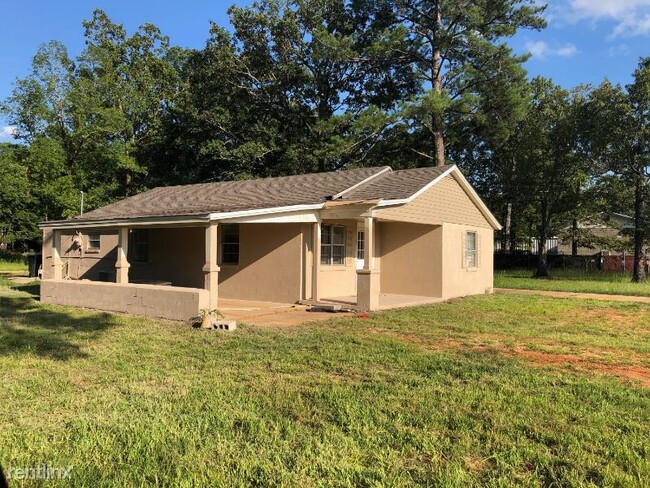 Primary Photo - 3 br, 1 bath House - 10418 Highway 45 N