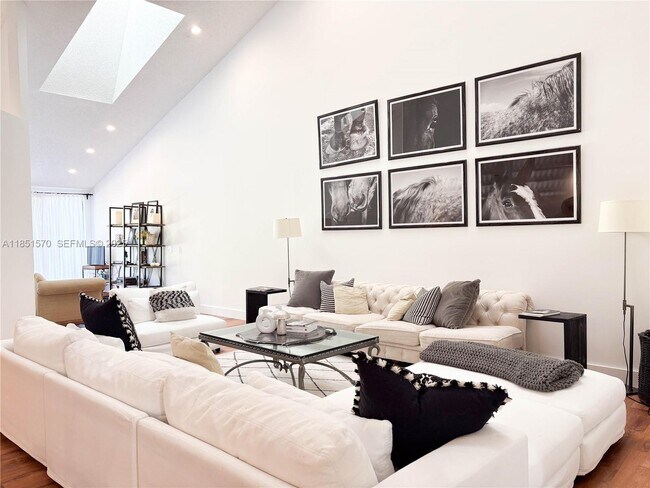 Building Photo - 2530 Windsor Way Ct