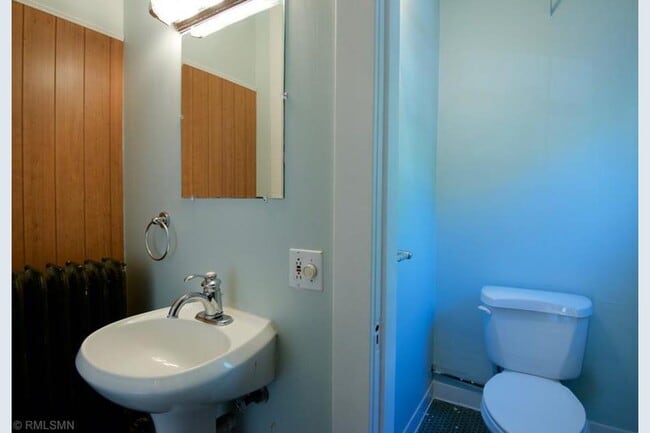 Bathroom 1 - 1165 14th Ave SE