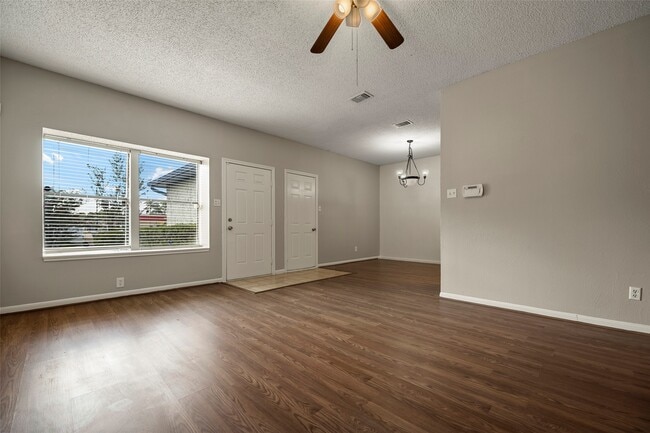 Building Photo - 7120 Deer Creek Ct