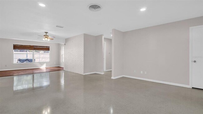 Building Photo - 5831 Hillside St