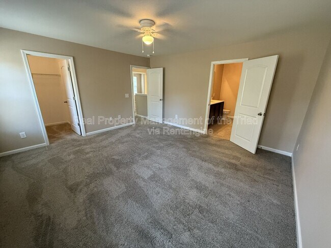 Building Photo - 2003 Chapel Park Ln