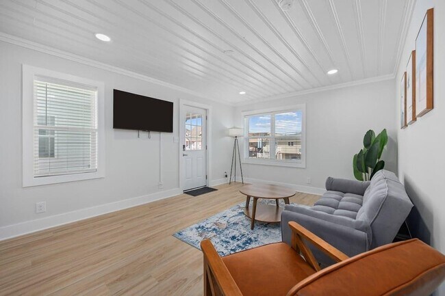 Building Photo - 4501 N Ocean Blvd