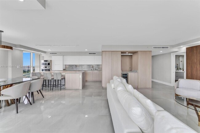 Building Photo - 19707 Turnberry Way