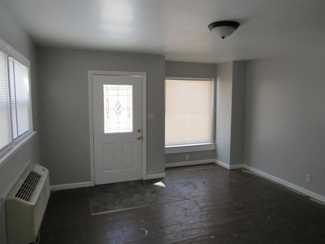 Building Photo - 1603 S Ralston Avenue