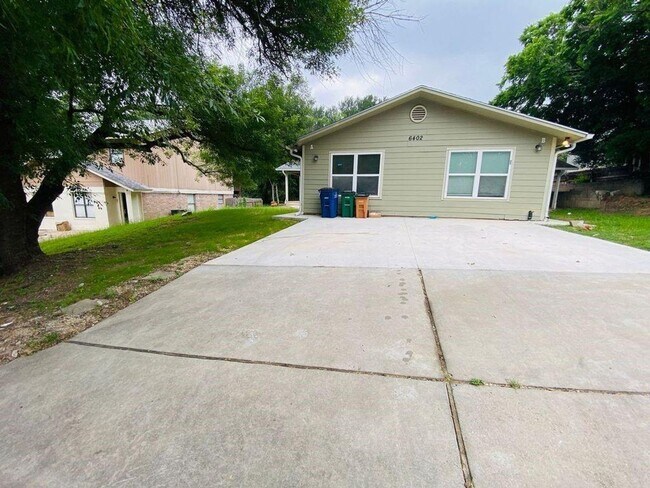 Building Photo - 6402 Auburn Dr