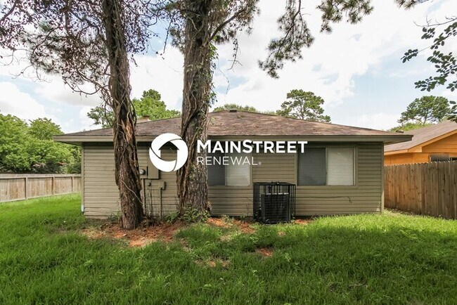 Building Photo - 3 Bedroom Pet-Friendly Home in Humble, TX with Main Street Renewal