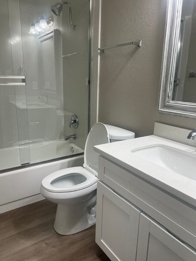 Building Photo - 3bd Duplex