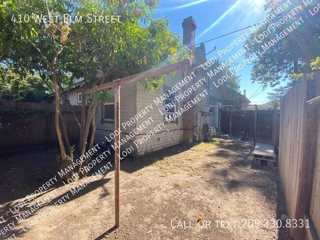 Building Photo - 410 W Elm St