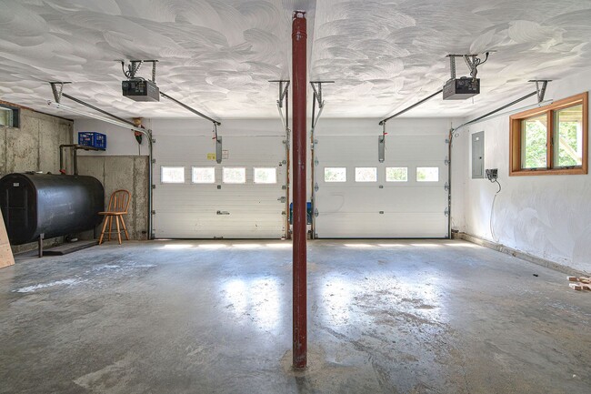Building Photo - Winter Rental: Wingaerchic (Dog-friendly!)