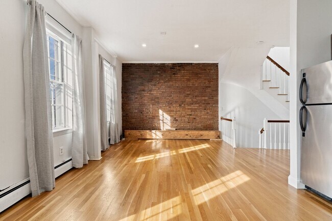 Building Photo - 64 W Cedar St