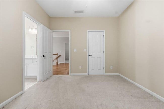 Building Photo - 3194 Windsor Lake Dr NE