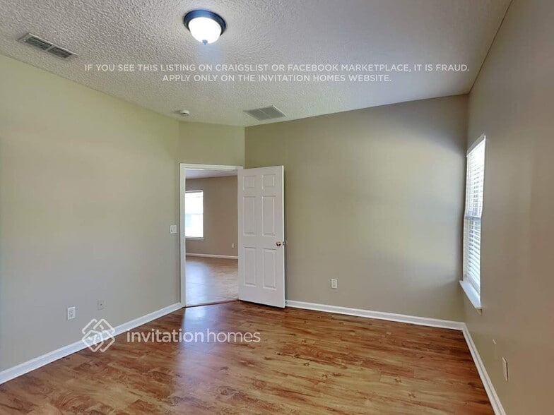 Building Photo - 1068 Moosehead Dr