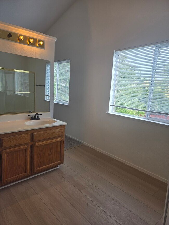 Building Photo - 745 Monte Carlo Dr